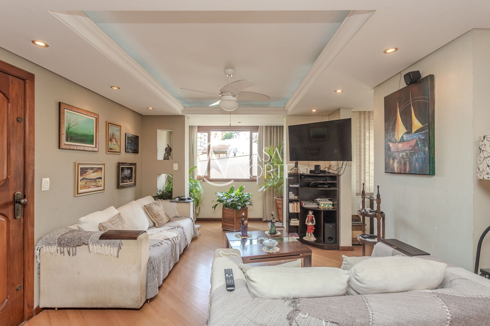 Cobertura à venda com 3 quartos, 170m², 1 suíte, 1 vaga, Rua Miguel Couto no bairro Menino Deus em Porto Alegre