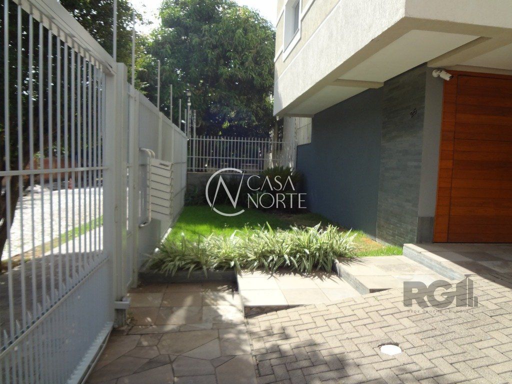 Casa de Condomínio à venda com 3 quartos, 158m², 1 suíte, 2 vagas, Rua Tunisia no bairro Vila Ipiranga em Porto Alegre