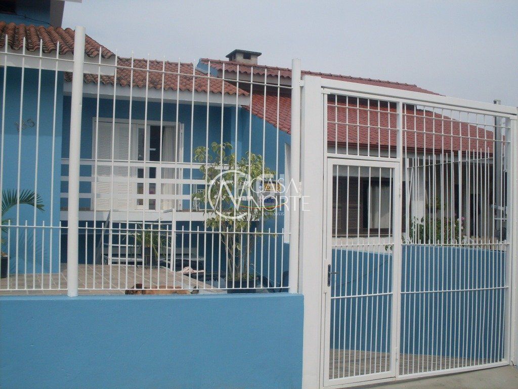 Casa à venda com 4 quartos, 184m², 1 suíte, 3 vagas, Rua Ernesto Dornelles no bairro Jardim Carvalho em Porto Alegre