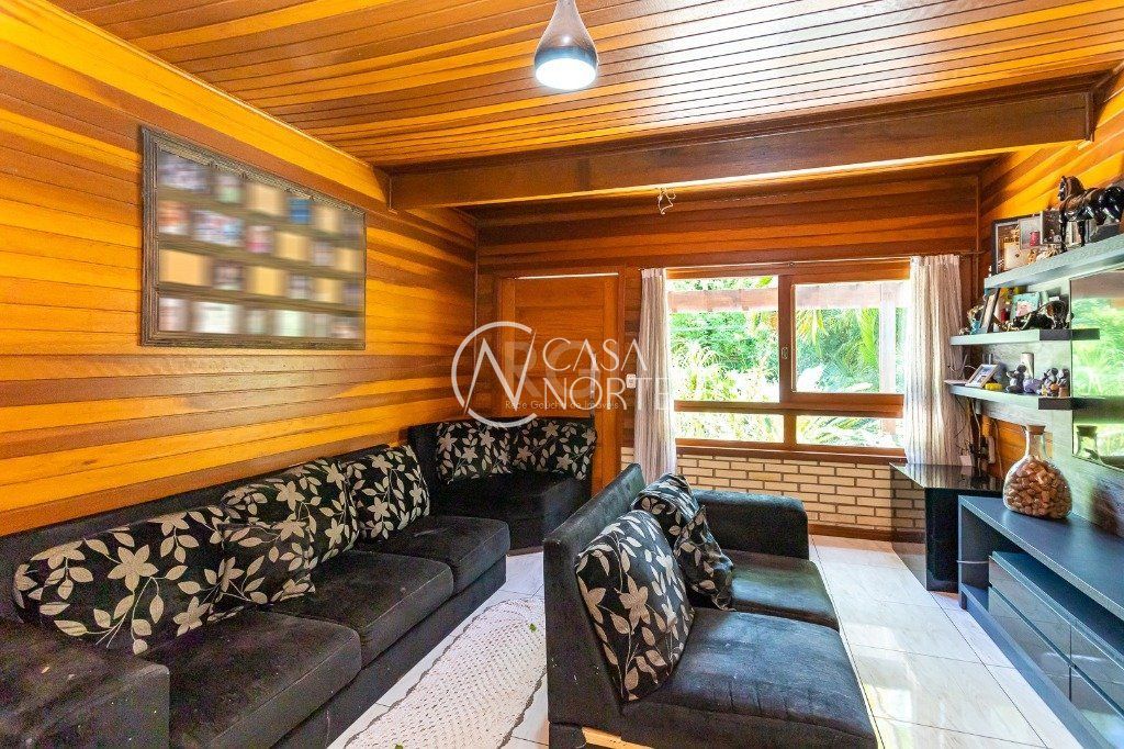 Casa à venda com 5 quartos, 350m², 1 suíte, 4 vagas, Rua Cassino no bairro Ipanema em Porto Alegre