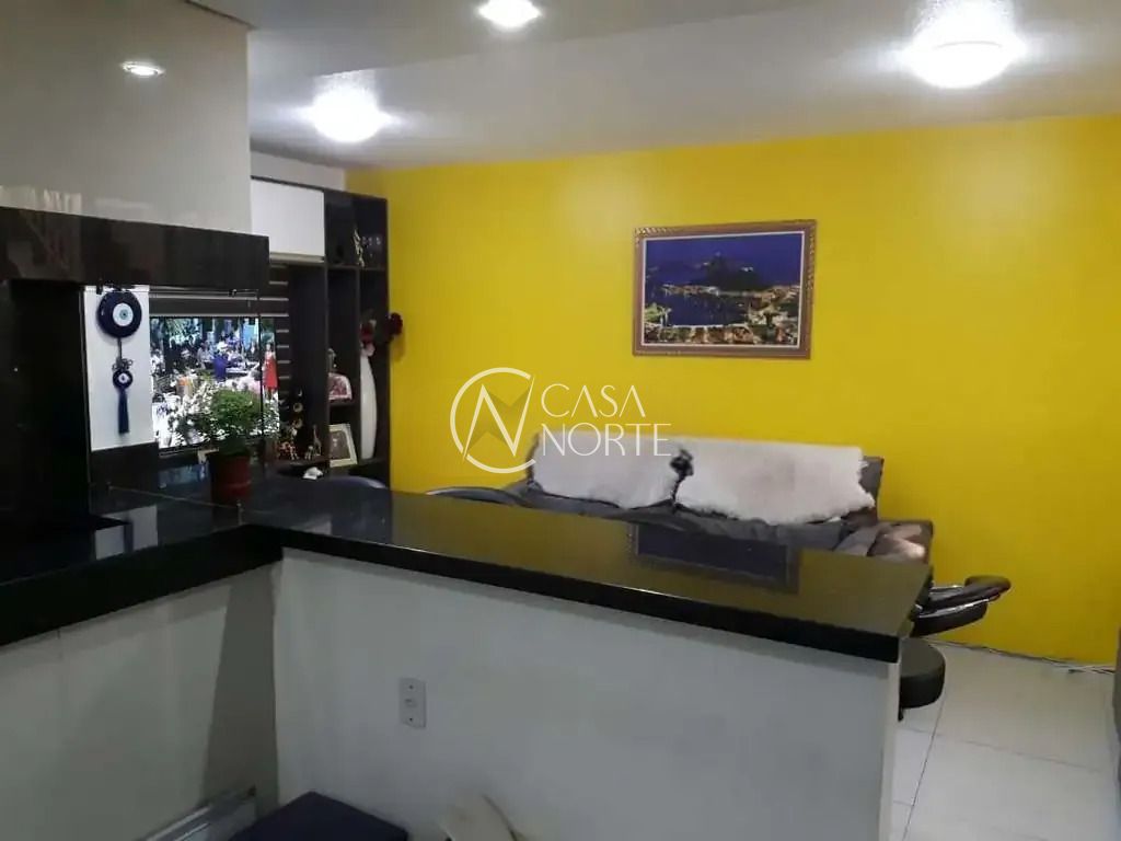 Sobrado à venda com 3 quartos, 120m², 1 suíte, 3 vagas, Rua Oswaldo Petersen Paiva no bairro Jardim Leopoldina em Porto Alegre