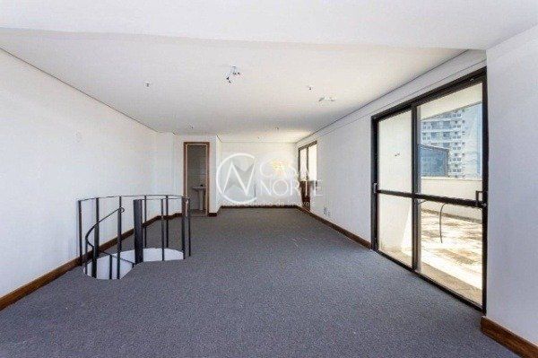 Sala Comercial à venda com 2 quartos, 132m², 2 vagas, Avenida Carlos Gomes no bairro Petrópolis em Porto Alegre