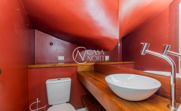 Casa de Condomínio à venda com 3 quartos, 181m², 1 suíte, 2 vagas, Rua Pirajá no bairro Ipanema em Porto Alegre