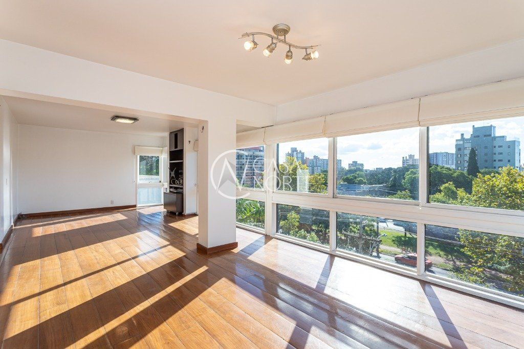 Apartamento à venda com 3 quartos, 190m², 1 suíte, 2 vagas, Avenida Plinio Brasil Milano no bairro Higienópolis em Porto Alegre