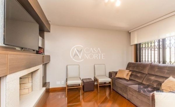 Casa de Condomínio à venda com 3 quartos, 365m², 1 suíte, 3 vagas, Avenida Jacuí no bairro Cristal em Porto Alegre