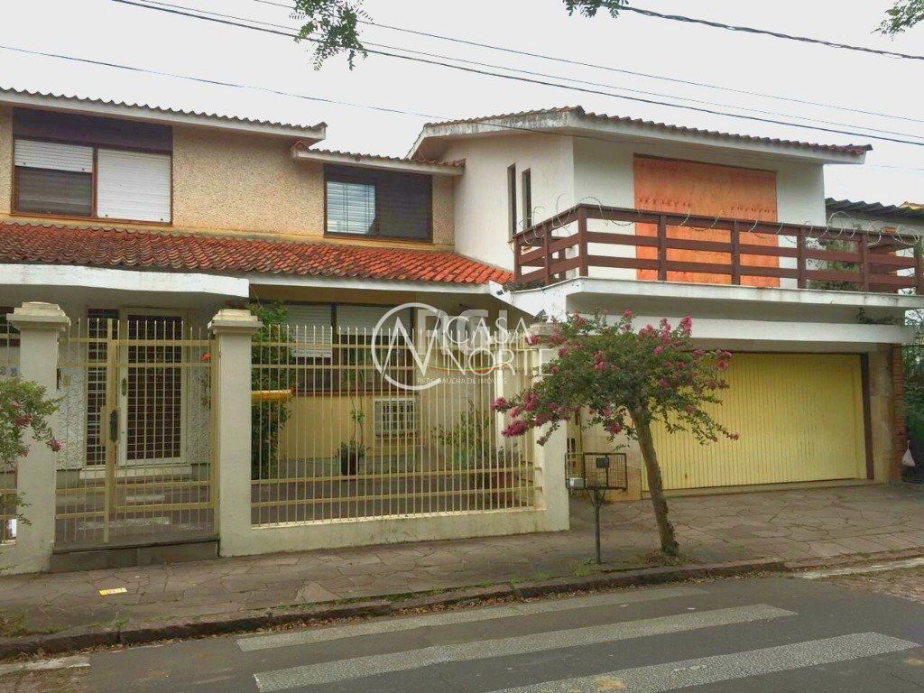Casa à venda com 4 quartos, 340m², 2 suítes, 3 vagas, Rua Trujilo no bairro Jardim Lindóia em Porto Alegre