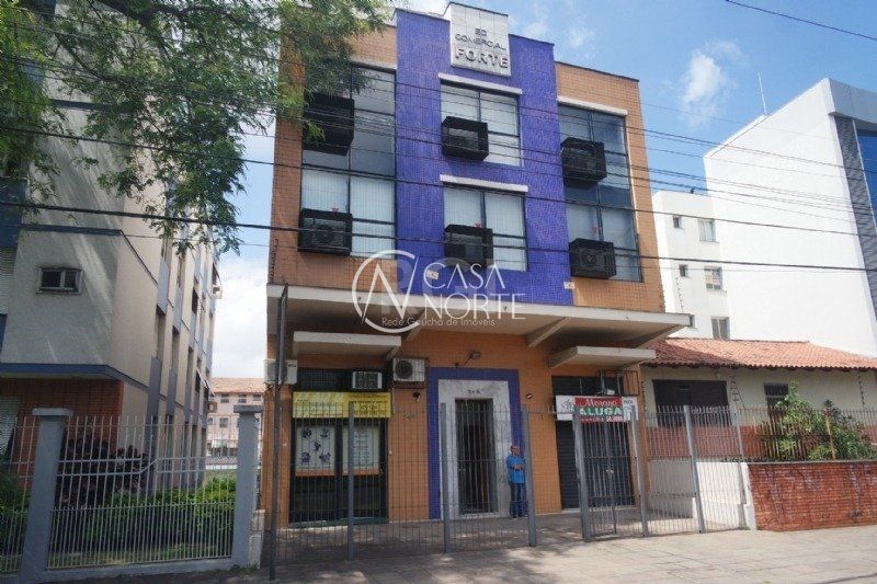 Sala Comercial à venda com 1 quarto, 30m², Avenida Ipiranga no bairro Menino Deus em Porto Alegre