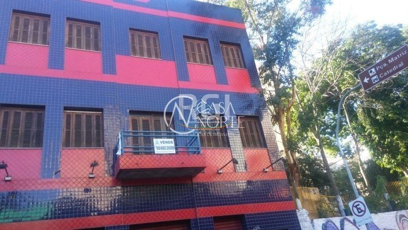 Prédio Comercial à venda com 6 quartos, 283m², Rua General Bento Martins no bairro Centro Histórico em Porto Alegre