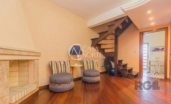 Casa de Condomínio à venda com 3 quartos, 130m², 1 suíte, 2 vagas, Rua Manoel Lopes Meirelles no bairro Jardim Sabará em Porto Alegre