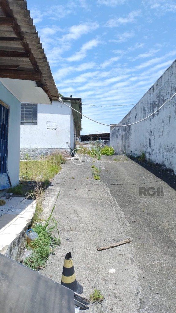 Terreno à venda , 120m², Rua Dona Alzira no bairro Sarandi em Porto Alegre