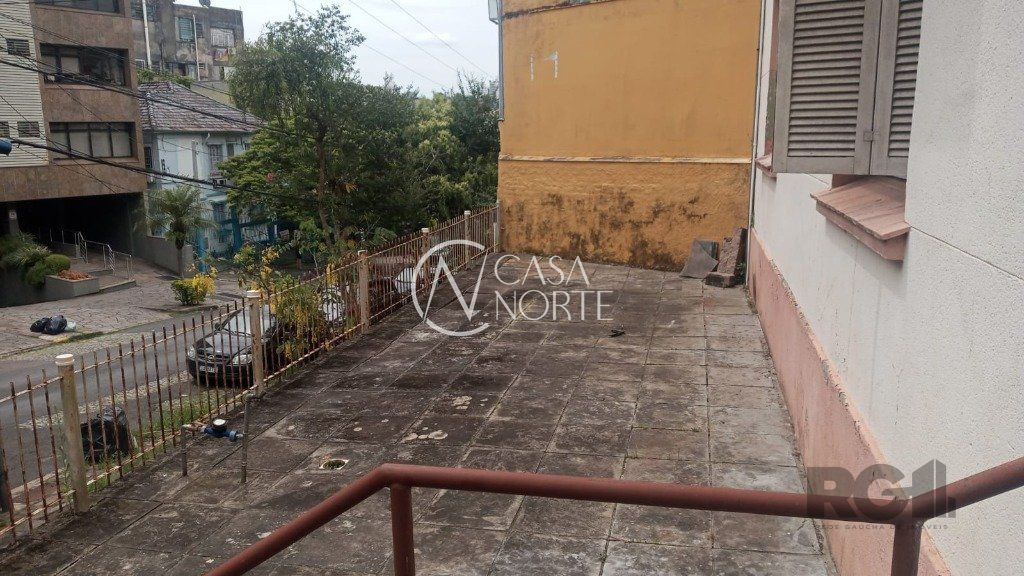 Casa à venda com 4 quartos, 146m², Rua Faria Santos no bairro Petrópolis em Porto Alegre