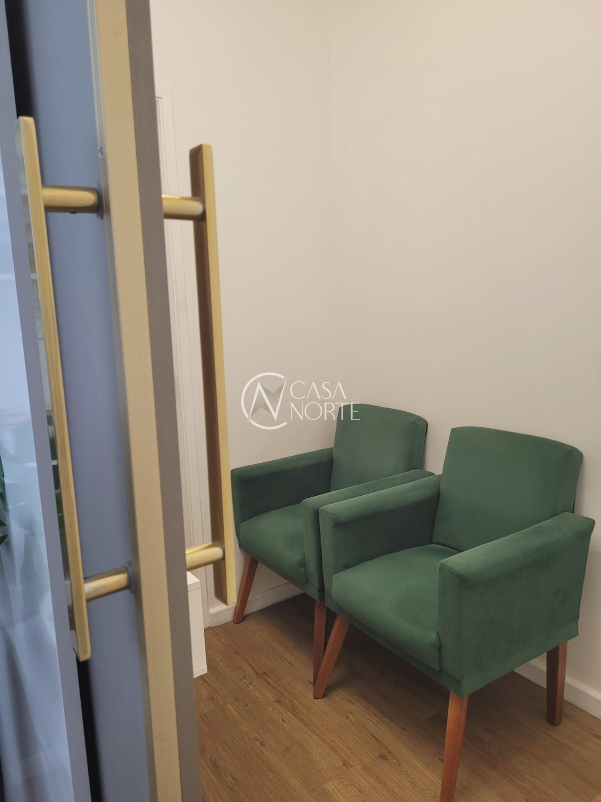 Sala Comercial à venda com 1 quarto, 20m², Avenida da Cavalhada no bairro Cavalhada em Porto Alegre