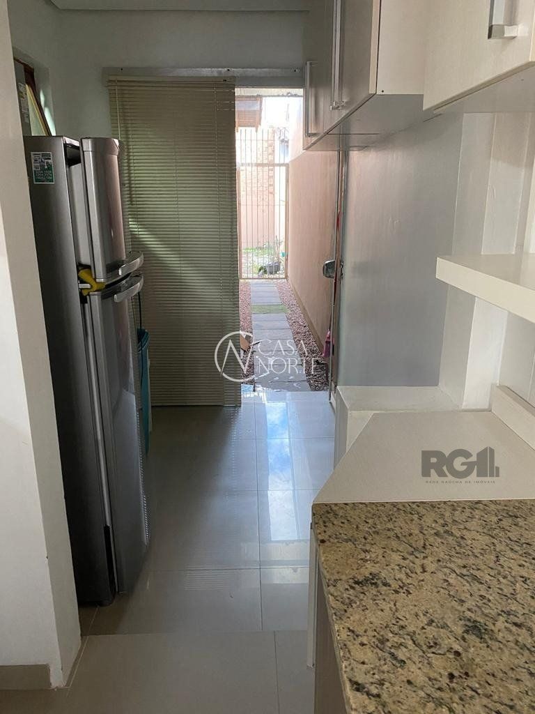 Casa à venda com 2 quartos, 63m², 1 vaga, Rua Pedro da Silva Nava no bairro Aberta dos Morros em Porto Alegre