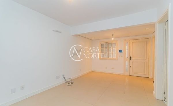 Casa de Condomínio à venda com 3 quartos, 181m², 1 suíte, 2 vagas, Rua Pirajá no bairro Ipanema em Porto Alegre