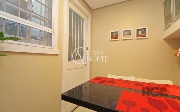 Casa de Condomínio à venda com 3 quartos, 284m², 3 suítes, 3 vagas, Rua São Leopoldo no bairro Vila Jardim em Porto Alegre