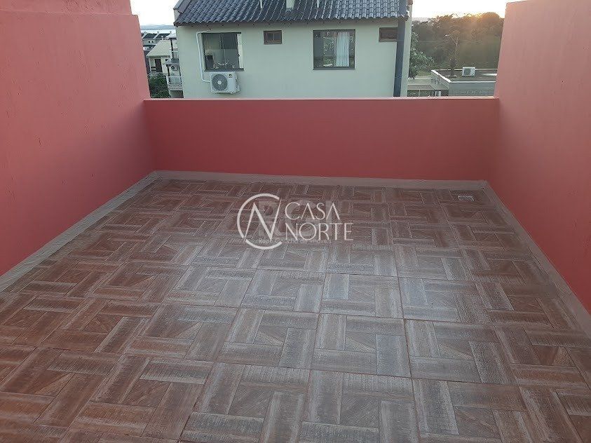 Sobrado à venda com 2 quartos, 100m², 2 suítes, 1 vaga, Rua Antônio Carlos Ribeiro no bairro Guarujá em Porto Alegre