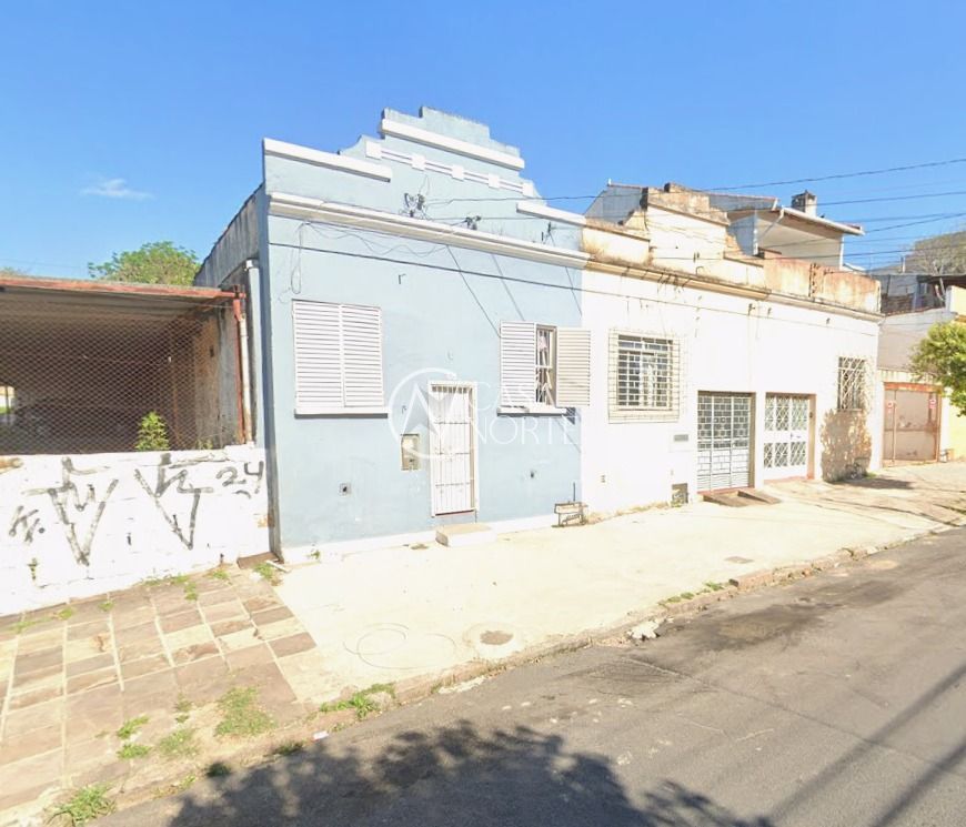 Terreno à venda  com 171m², Rua Pedro Velho no bairro Partenon em Porto Alegre
