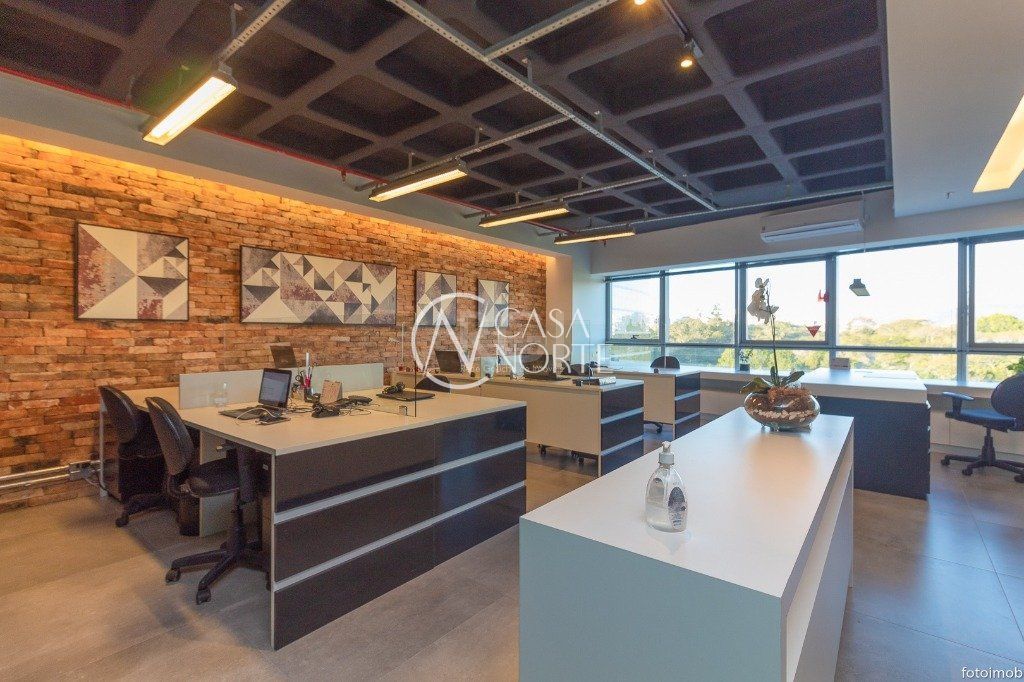 Sala Comercial à venda , 106m², 2 vagas, Avenida Senador Tarso Dutra no bairro Petrópolis em Porto Alegre