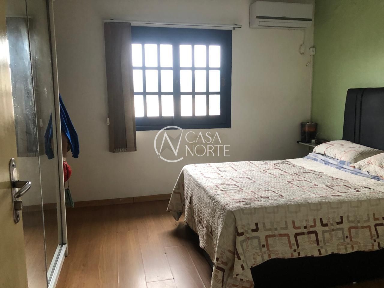 Casa à venda com 5 quartos, 180m², 1 suíte, 3 vagas, Rua Vicente Marsiglia Filho no bairro Jardim Leopoldina em Porto Alegre