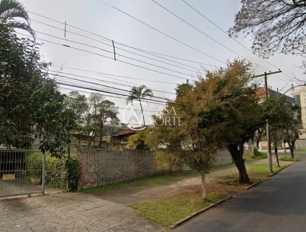 Terreno à venda  com 435m², Avenida Teixeira Mendes no bairro Chácara das Pedras em Porto Alegre