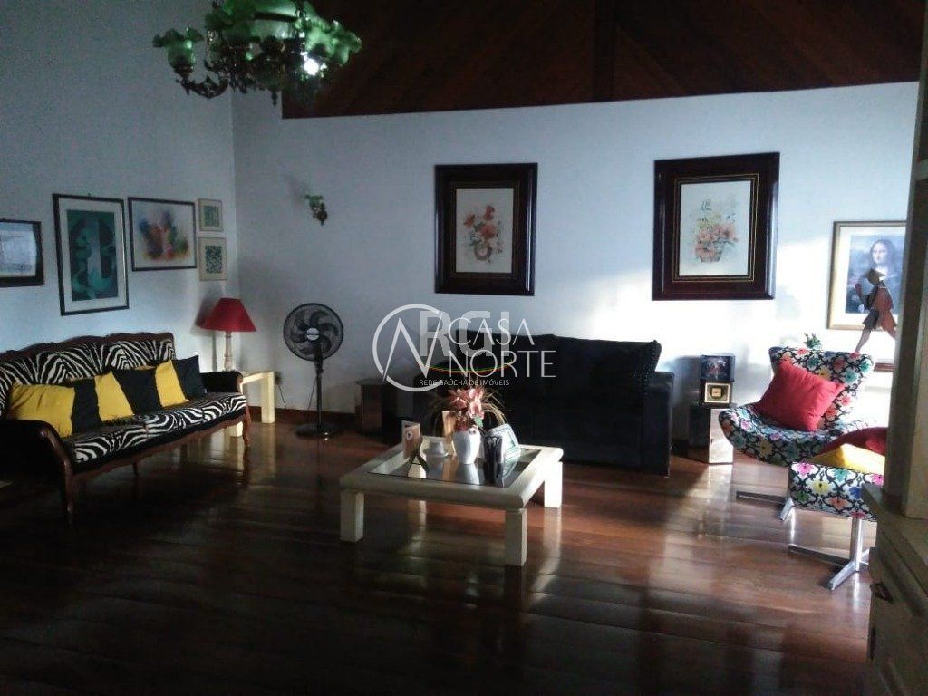 Casa à venda com 3 quartos, 324m², 1 suíte, 3 vagas, Avenida Wenceslau Escobar no bairro Vila Conceição em Porto Alegre