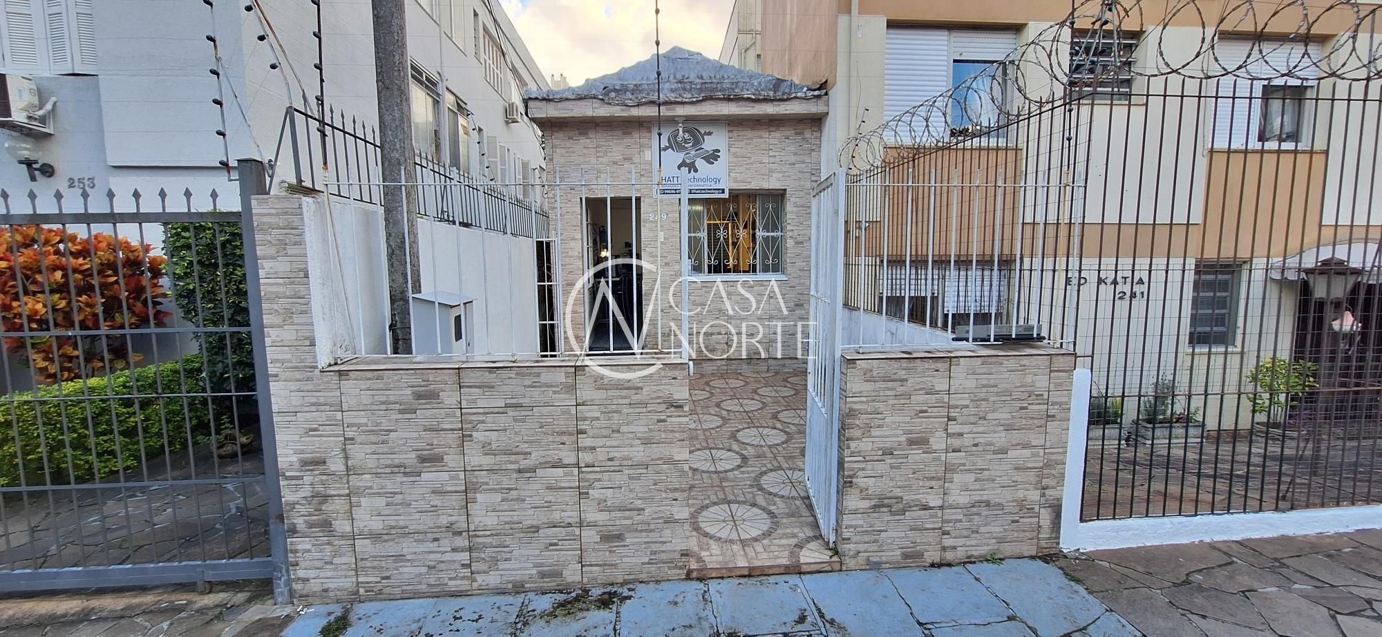 Terreno à venda  com 165m², Rua Barão de Teffe no bairro Menino Deus em Porto Alegre