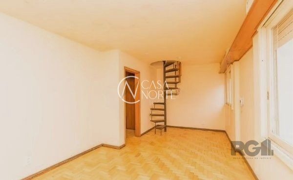 Cobertura à venda com 3 quartos, 109m², 1 suíte, 2 vagas, Rua Veador Porto no bairro Santana em Porto Alegre