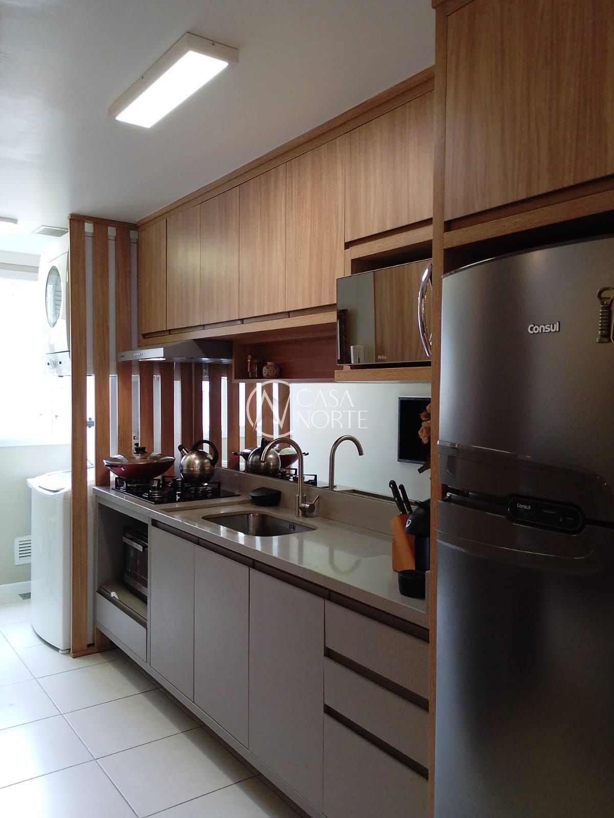 Apartamento à venda com 3 quartos, 75m², 1 suíte, 1 vaga, Rua Attílio Bilibio no bairro Jardim Carvalho em Porto Alegre