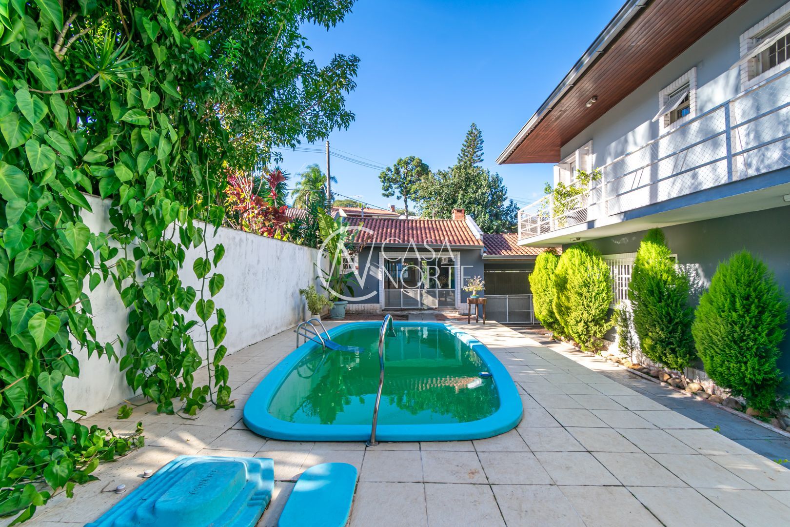 Casa à venda com 4 quartos, 334m², 2 suítes, 2 vagas, Rua José Pedro de Moura no bairro Ipanema em Porto Alegre