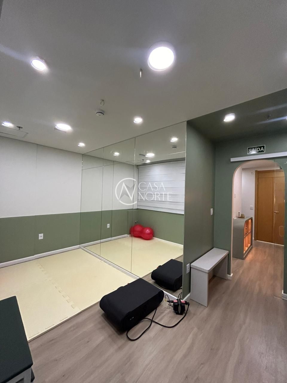 Conjunto Comercial à venda com 1 quarto, 38m², 1 vaga, Rua Gomes Jardim no bairro Santana em Porto Alegre