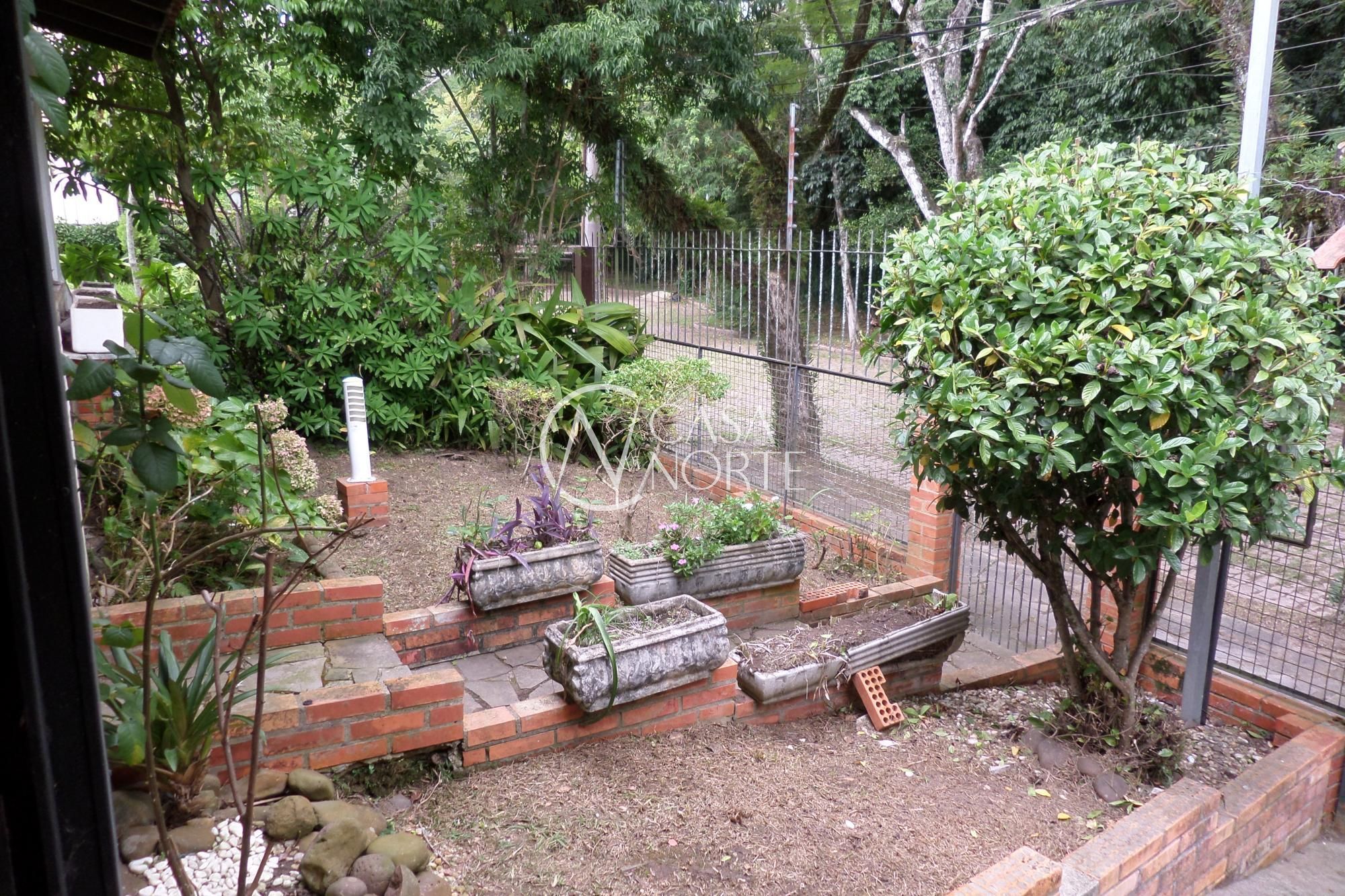 Casa à venda com 4 quartos, 200m², 1 suíte, 2 vagas, Rua Doutor Carlos Geyer no bairro Ipanema em Porto Alegre