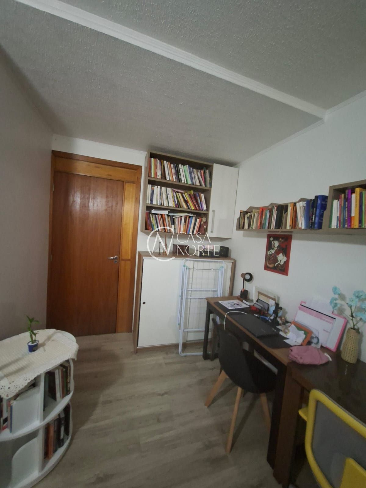 Apartamento à venda com 2 quartos, 55m², 1 vaga, Rua Moyses Antunes da Cunha no bairro Santo Antônio em Porto Alegre