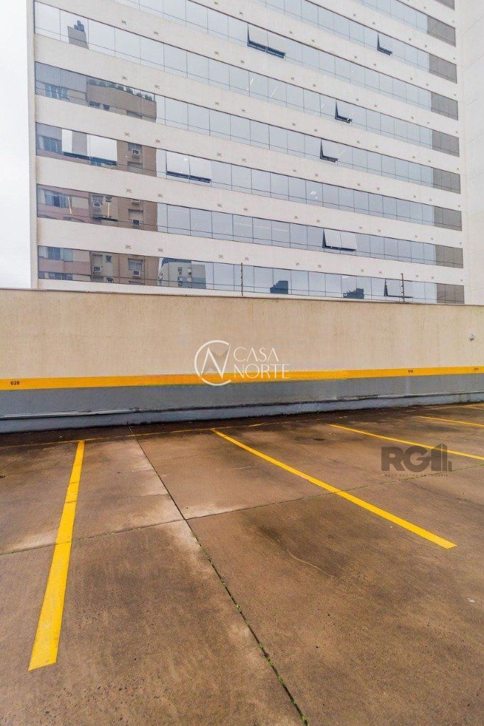 Apartamento à venda com 3 quartos, 112m², 1 suíte, 2 vagas, Avenida General Barreto Viana no bairro Chácara das Pedras em Porto Alegre