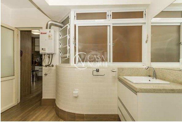 Apartamento à venda com 3 quartos, 202m², 1 suíte, 1 vaga, Rua Duque de Caxias no bairro Centro Histórico em Porto Alegre