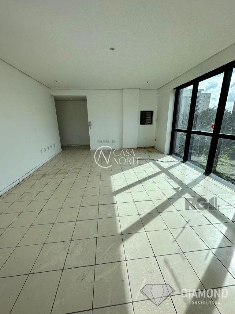 Sala Comercial à venda com 1 quarto, 39m², 1 vaga, Avenida Augusto Meyer no bairro Auxiliadora em Porto Alegre
