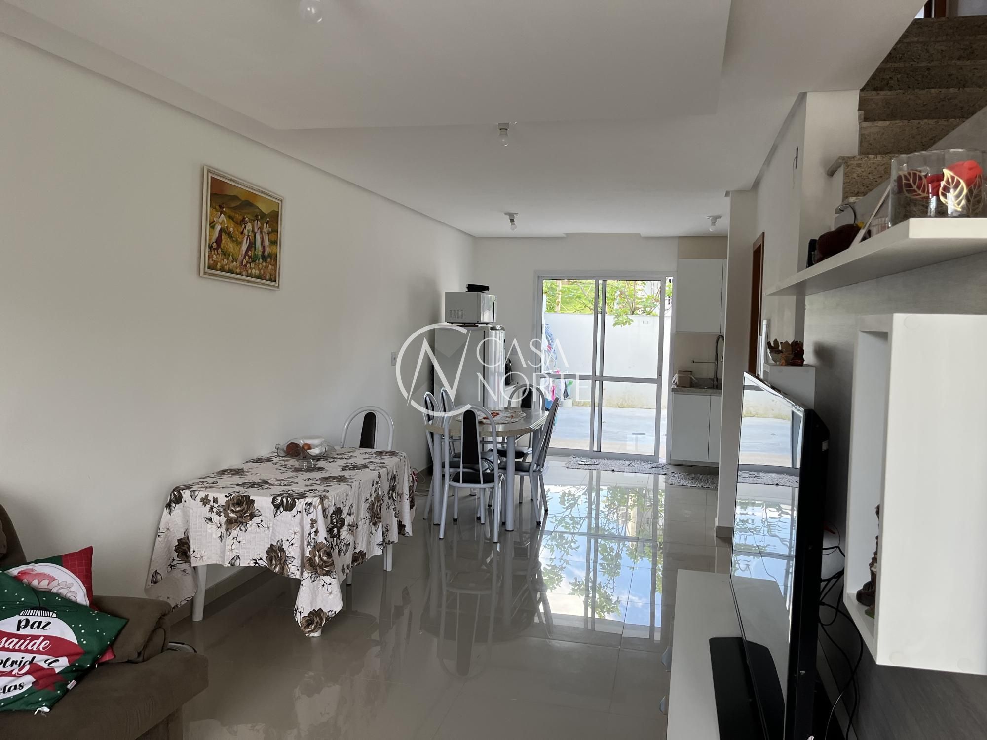 Casa de Condomínio à venda com 3 quartos, 107m², 1 suíte, 2 vagas, Rua Vanderlei da Silva Alves no bairro Mário Quintana em Porto Alegre