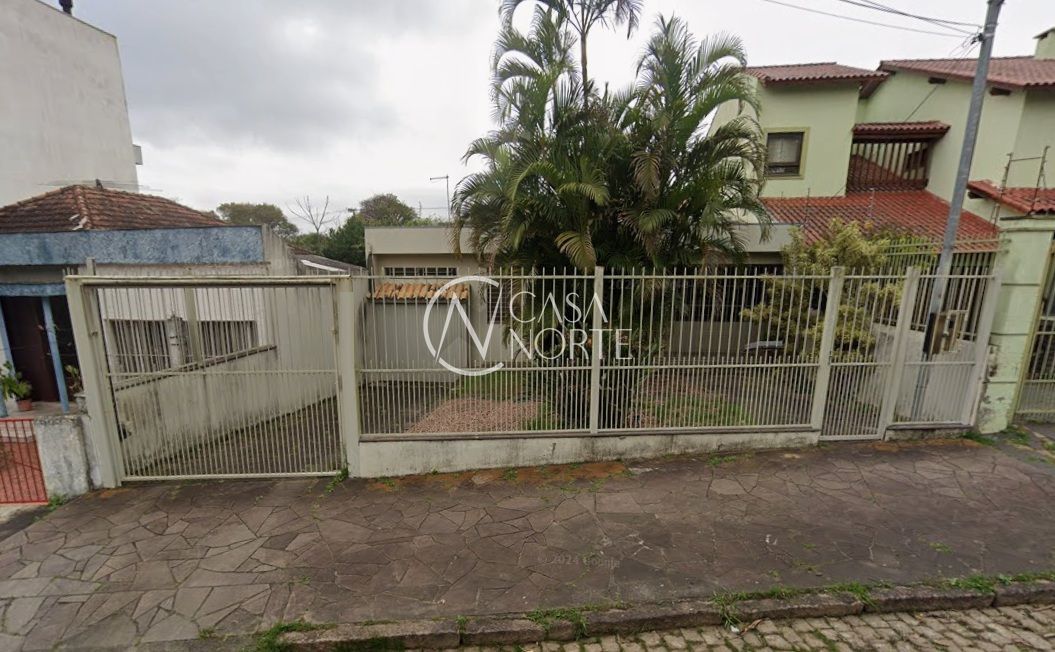 Casa à venda com 4 quartos, 144m², 1 suíte, 3 vagas, Rua Francelício Porto no bairro Jardim Sabará em Porto Alegre
