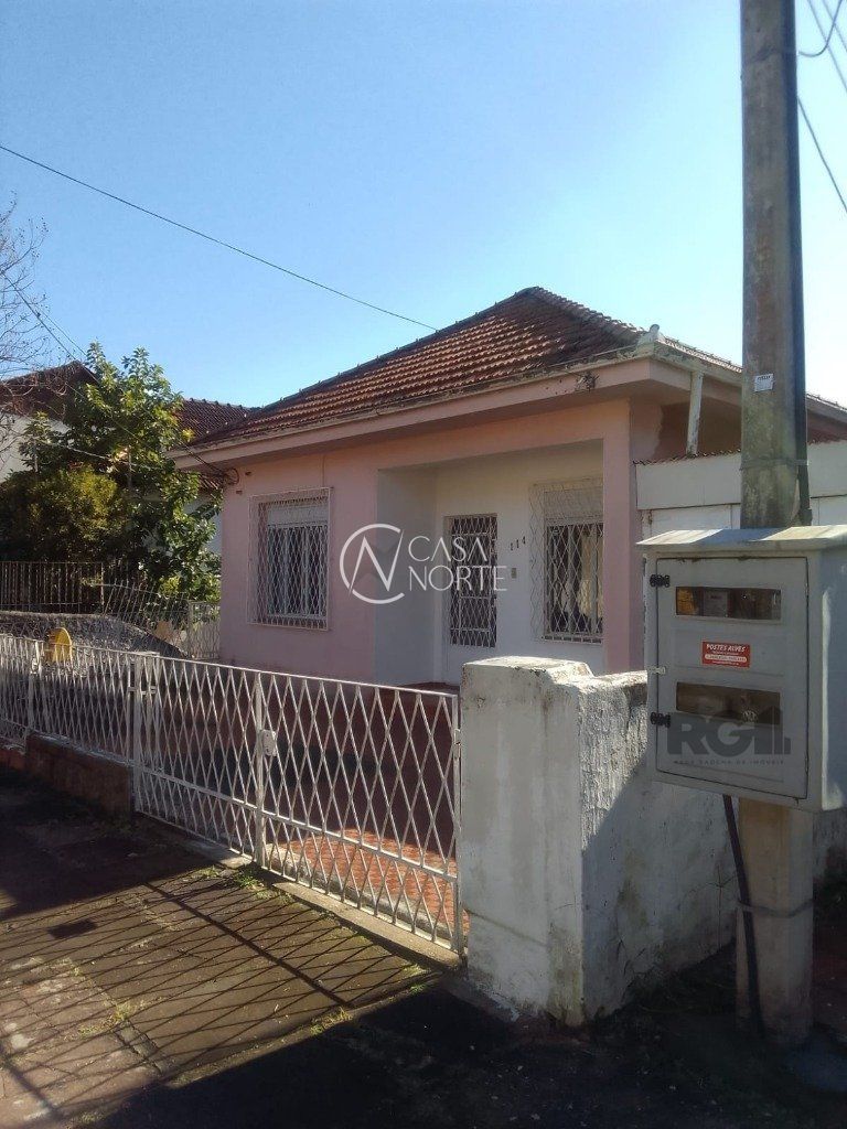 Casa à venda com 2 quartos, 250m², 1 vaga, Rua Domingos Martins no bairro Cristo Redentor em Porto Alegre