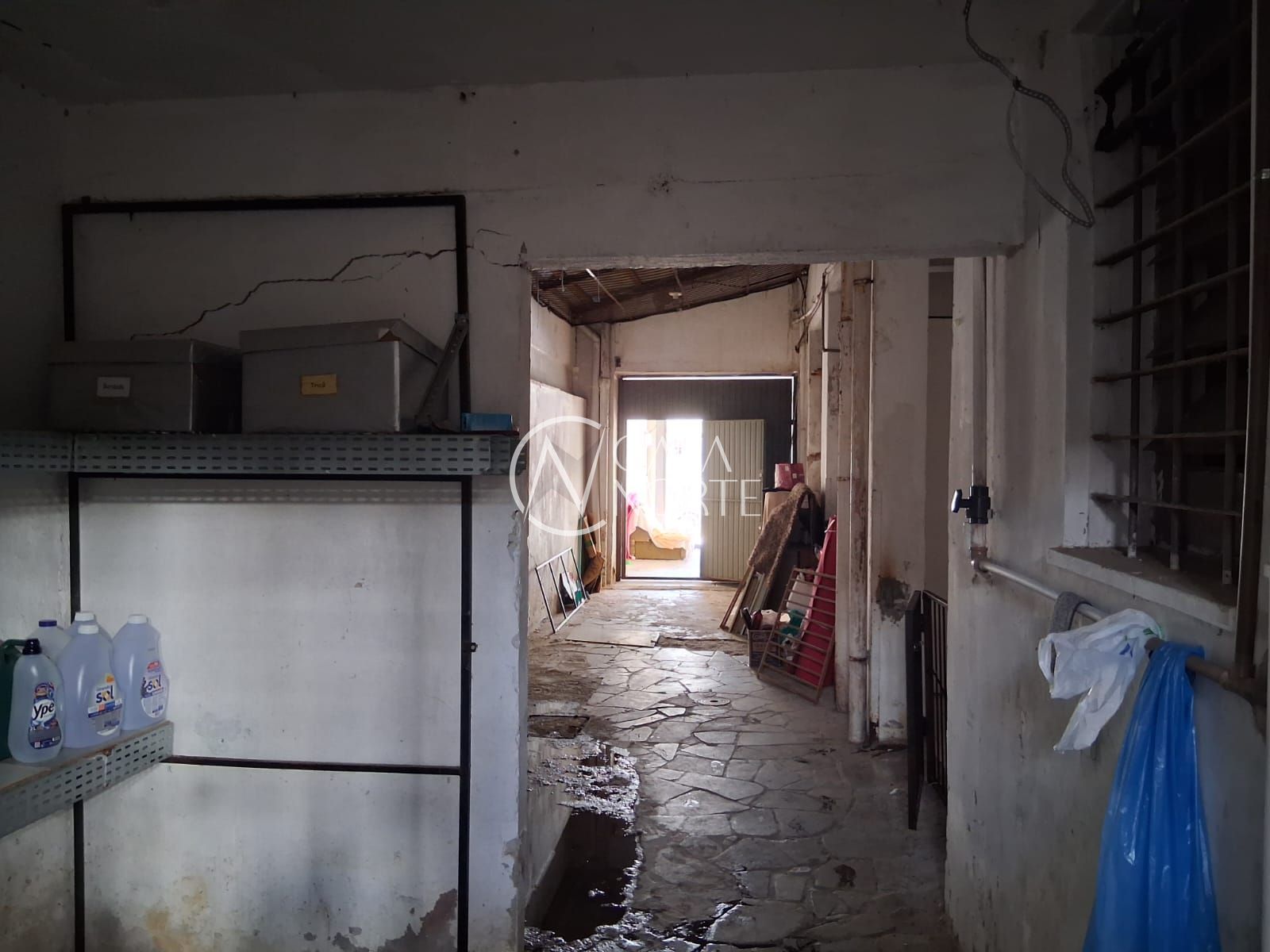 Pavilhão à venda com 3 quartos, 289m², 4 vagas, Rua Bernardo Pires no bairro Santana em Porto Alegre