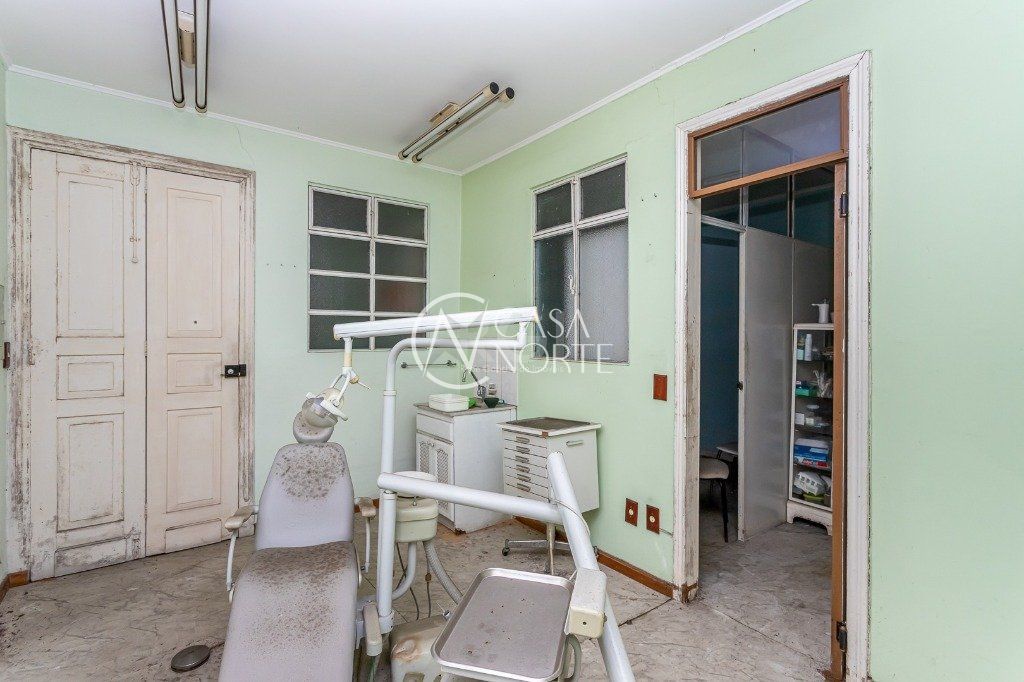 Terreno à venda  com 382m², Avenida Bento Gonçalves no bairro Partenon em Porto Alegre