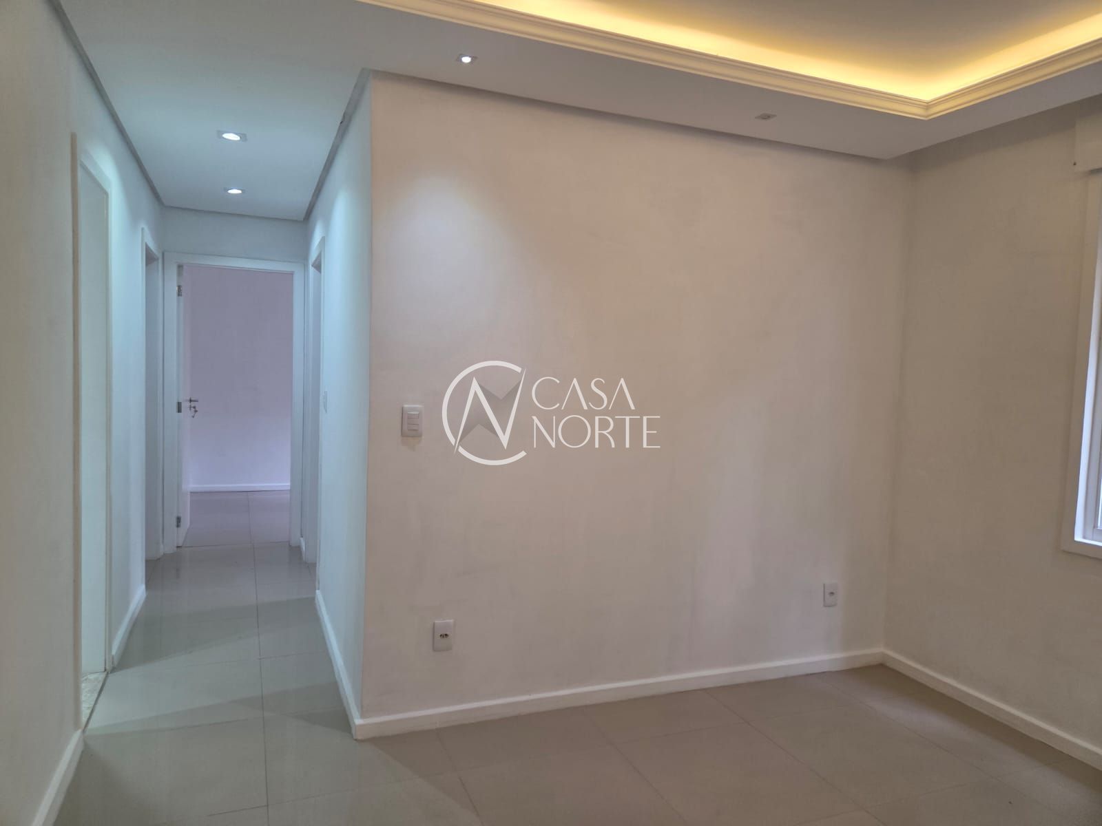 Apartamento à venda com 3 quartos, 63m², Rua Sapê no bairro Passo da Areia em Porto Alegre