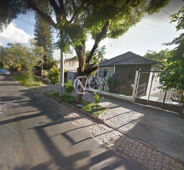 Terreno à venda  com 390m², Rua Alberto Silva no bairro Vila Ipiranga em Porto Alegre