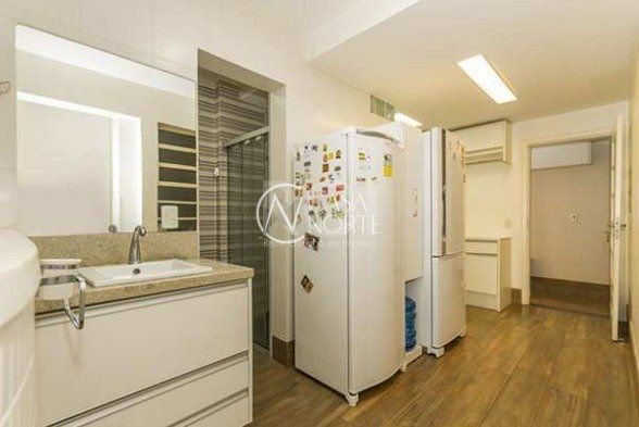 Apartamento à venda com 3 quartos, 202m², 1 suíte, 1 vaga, Rua Duque de Caxias no bairro Centro Histórico em Porto Alegre