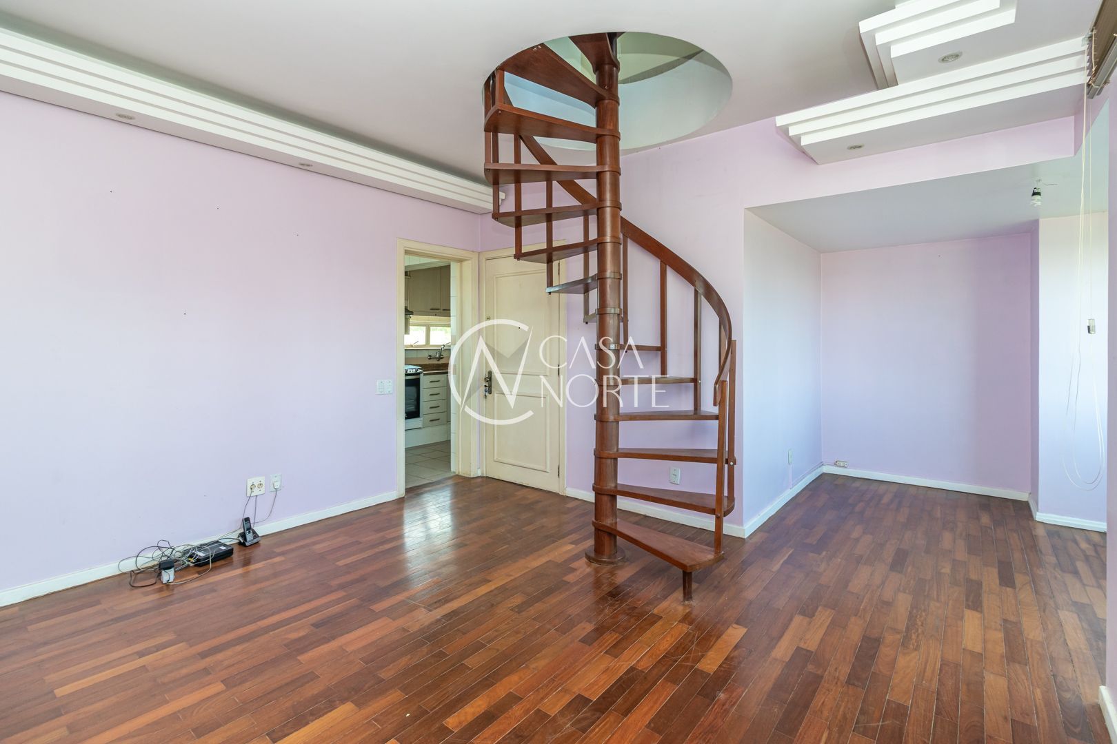 Cobertura à venda com 3 quartos, 203m², 1 suíte, 2 vagas, Rua Gonçalves Dias no bairro Menino Deus em Porto Alegre