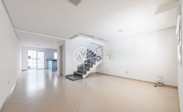 Casa à venda com 3 quartos, 163m², 1 suíte, 2 vagas, Travessa Anunciada no bairro Vila Ipiranga em Porto Alegre