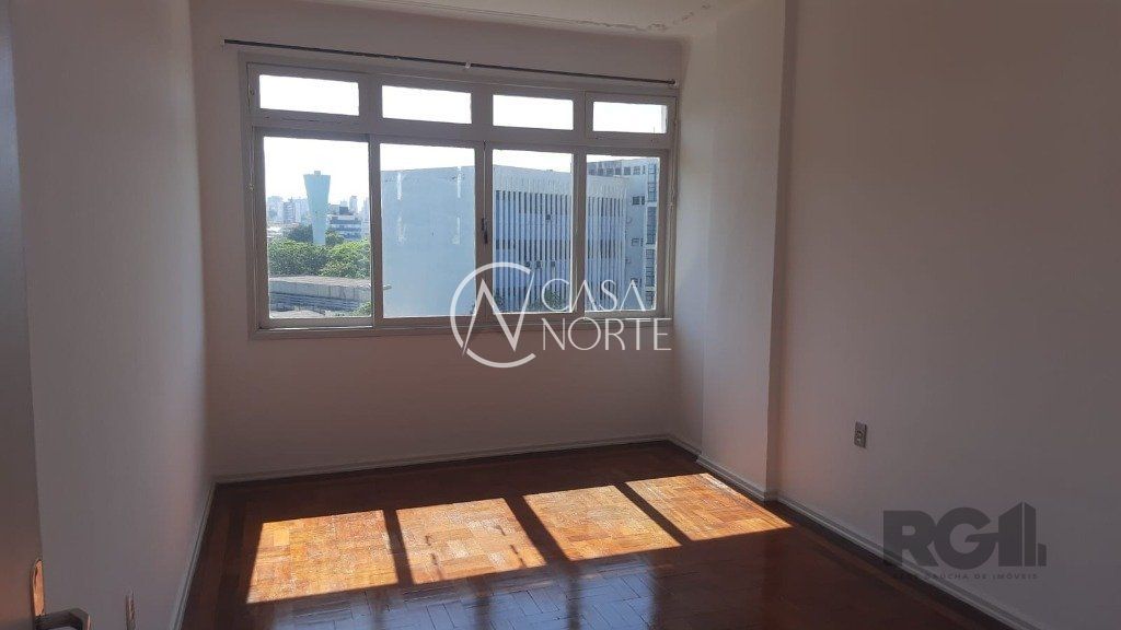 Apartamento à venda com 3 quartos, 107m², 1 suíte, Rua Ramiro Barcelos no bairro Rio Branco em Porto Alegre