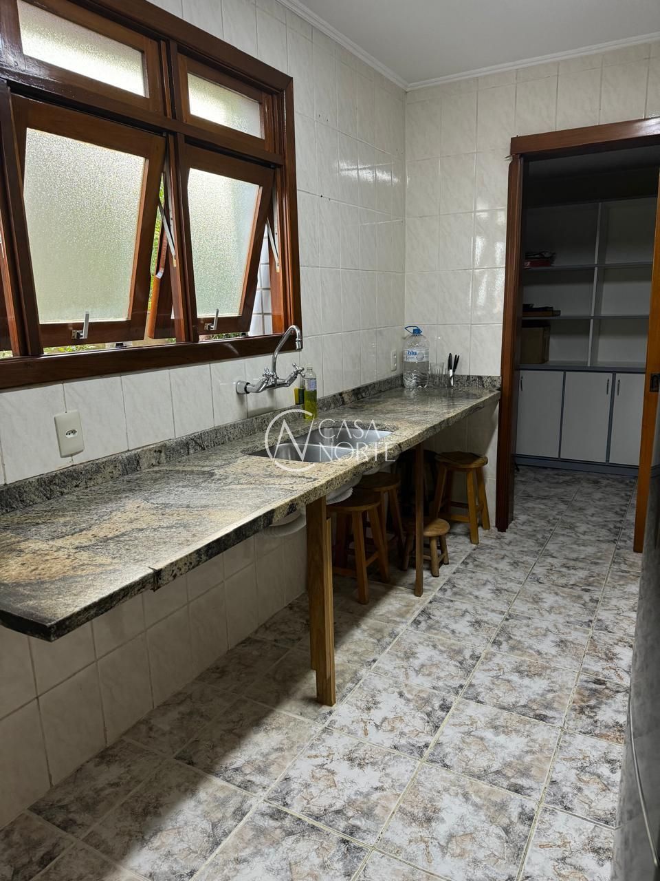 Apartamento à venda com 3 quartos, 237m², 3 suítes, 2 vagas, Avenida Lageado no bairro Petrópolis em Porto Alegre