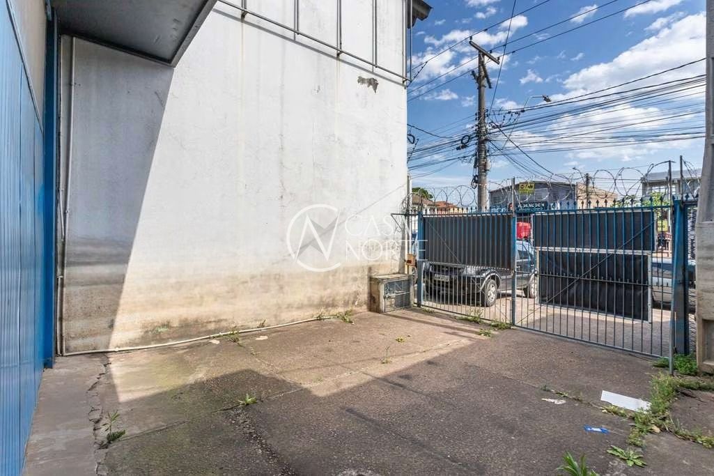 Galpão à venda , 461m², 2 vagas, Avenida Sertório no bairro Navegantes em Porto Alegre