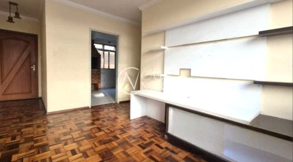 Apartamento à venda com 3 quartos, 75m², Rua Eurico Lara no bairro Medianeira em Porto Alegre