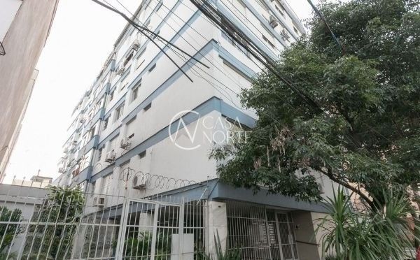 Cobertura à venda com 3 quartos, 202m², 1 suíte, 1 vaga, Rua Silva Só no bairro Santa Cecília em Porto Alegre